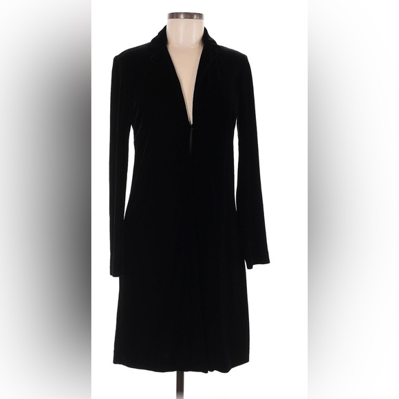 Elegant Black Velvet Coat - Picture 1 of 5